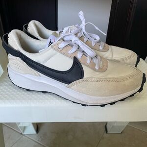 Nike Waffle Debut Size 7.5